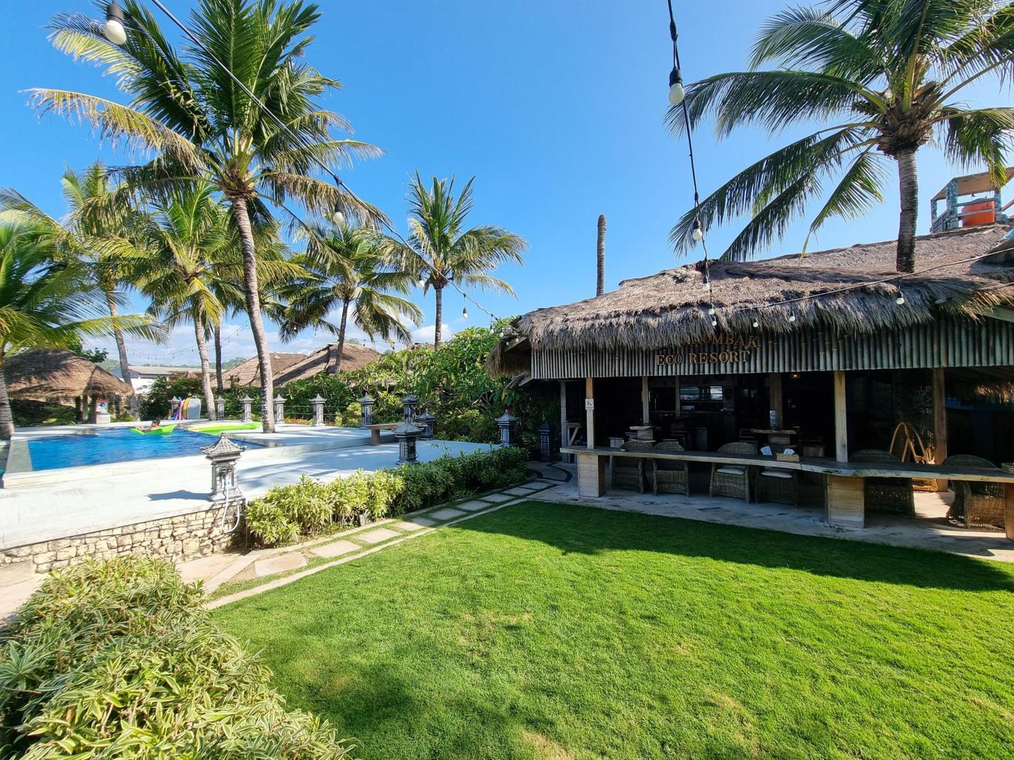 Istana Ombak Eco Resort Pacitan Exterior foto